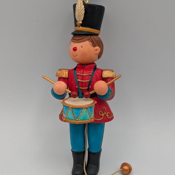Hallmark Keepsake Toy Soldier Yuletide Treasures 2010, 5th Final in the Series - Picture 2 of 10
